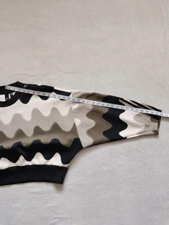 Adidas x Marimekko Laine Wave Print Cropped Sweatshirt - Green/Beige - Size L - Picture 10 of 14